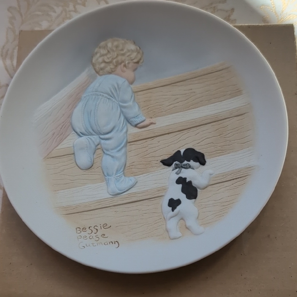 A New In The Box Porcelain 7 In Plate Of Once Upon A Childhood Nitey, Nite